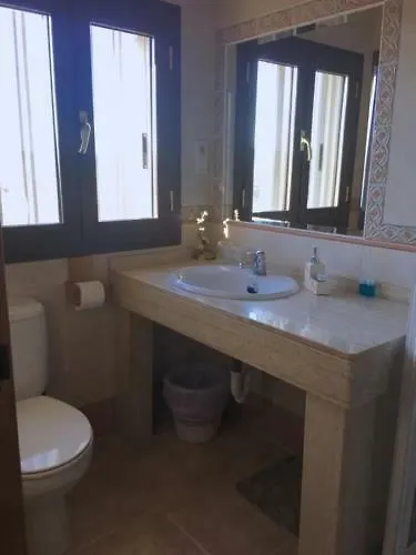 Catedritos Ibéricos A-5 Km 154 A 5 Km De Oropesa A 1 Km De Pensión 3*